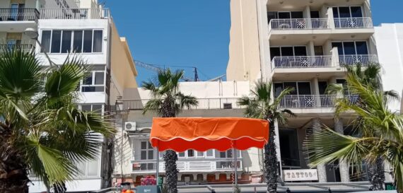 Street Fruit Juice Brings Freshness to Gżira!