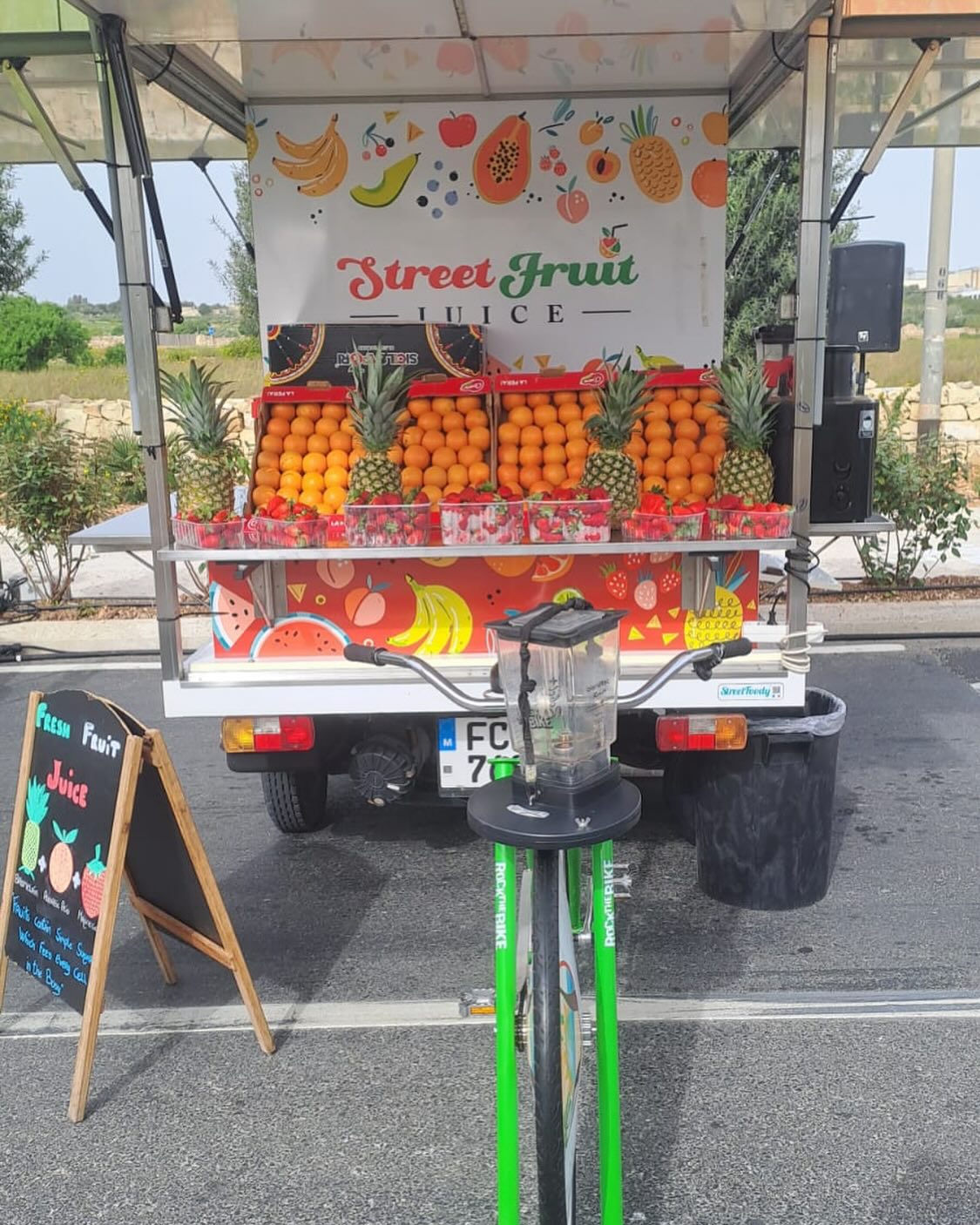 Street Fruit Juice at Il-Ħadd fit-Triq in Żejtun!